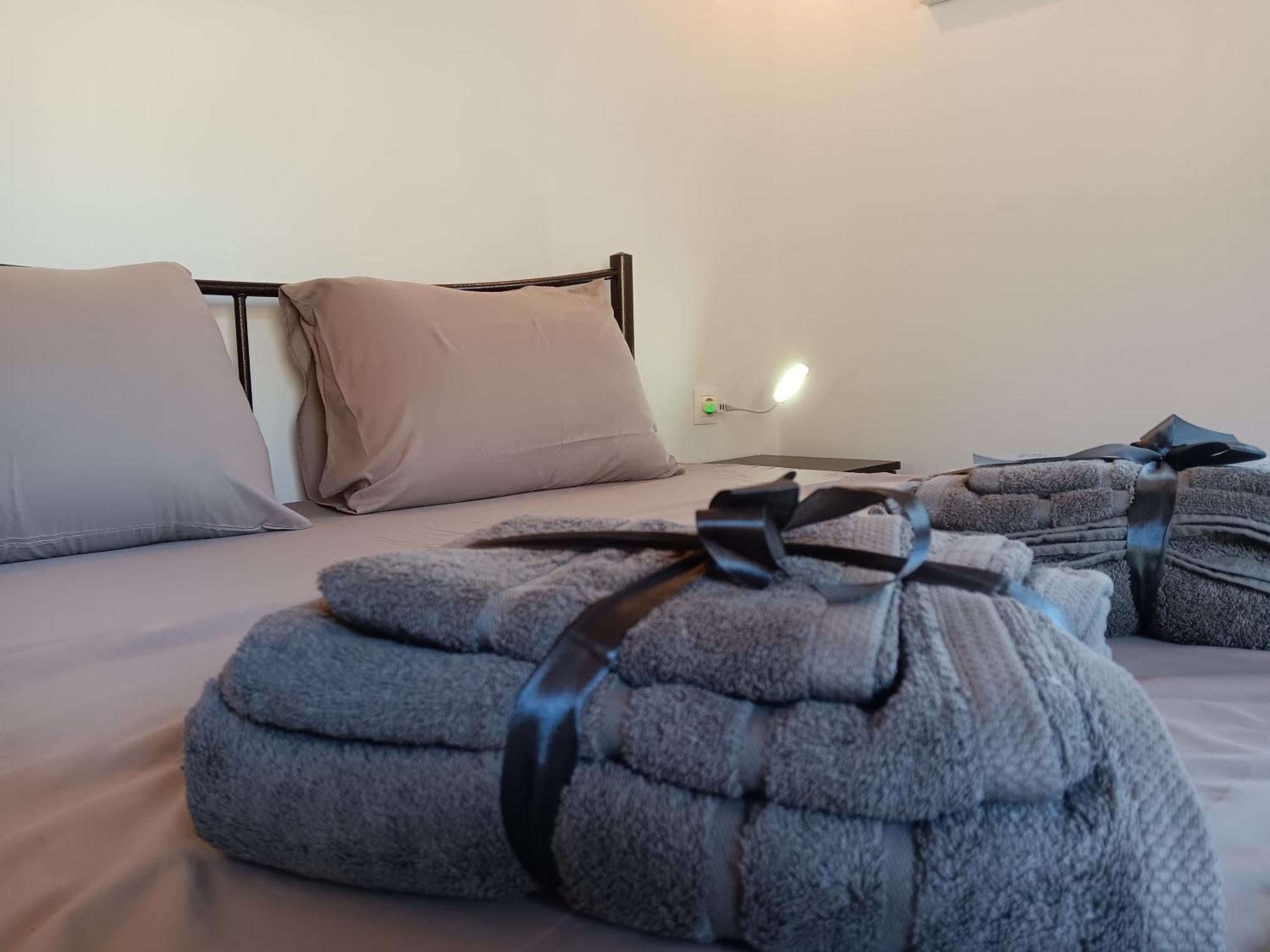 Tolis Rooms Himare Exterior photo