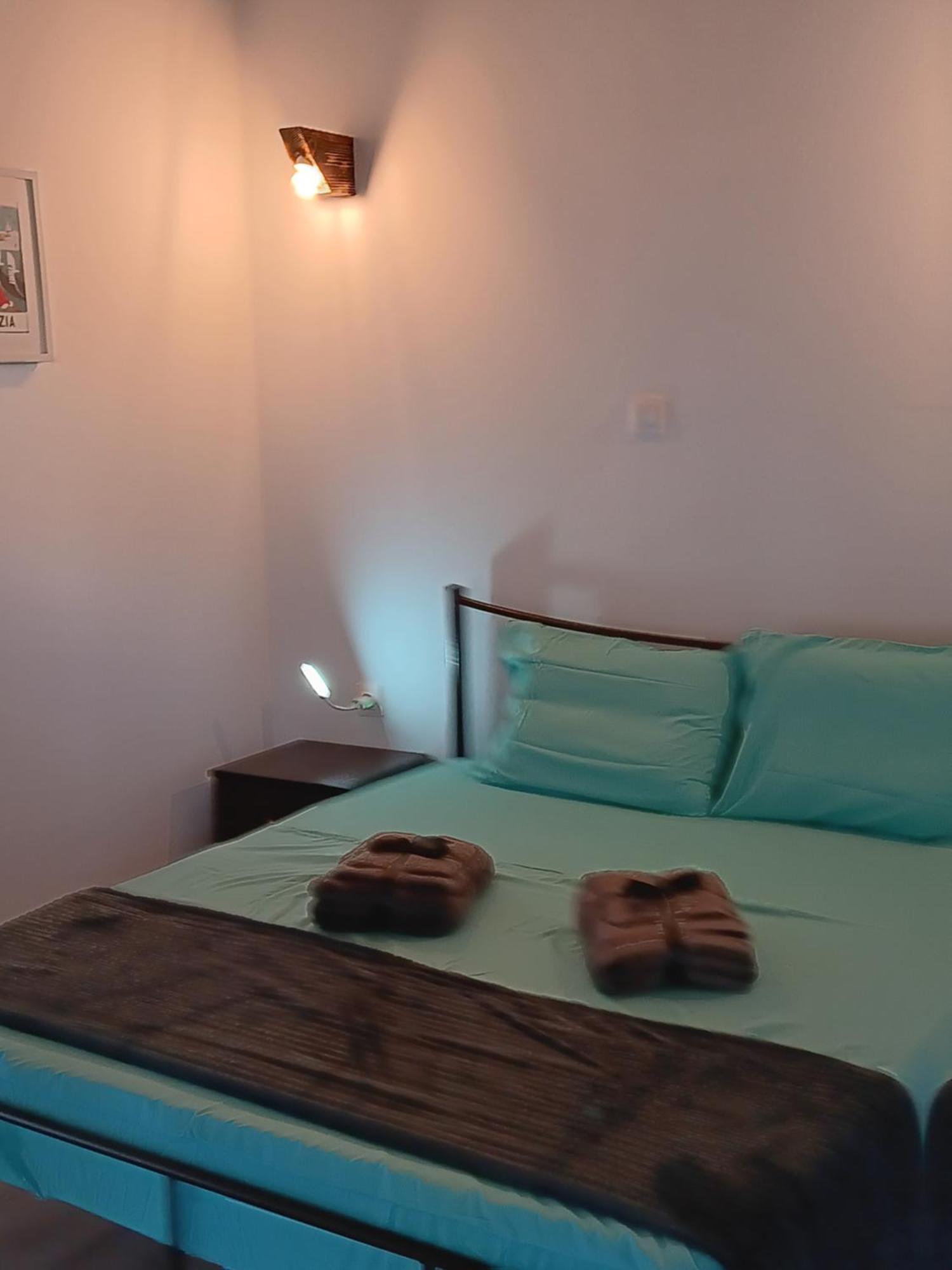 Tolis Rooms Himare Exterior photo