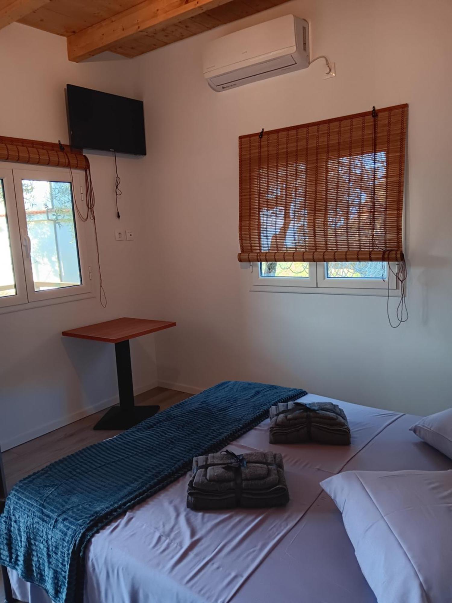 Tolis Rooms Himare Exterior photo