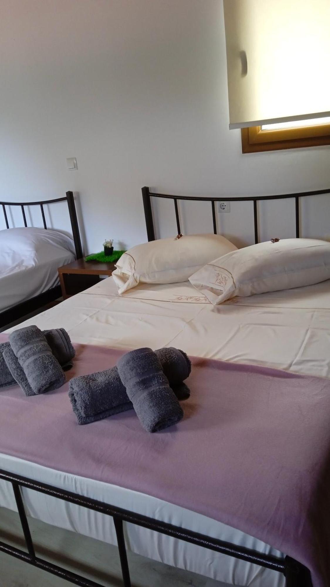 Tolis Rooms Himare Exterior photo