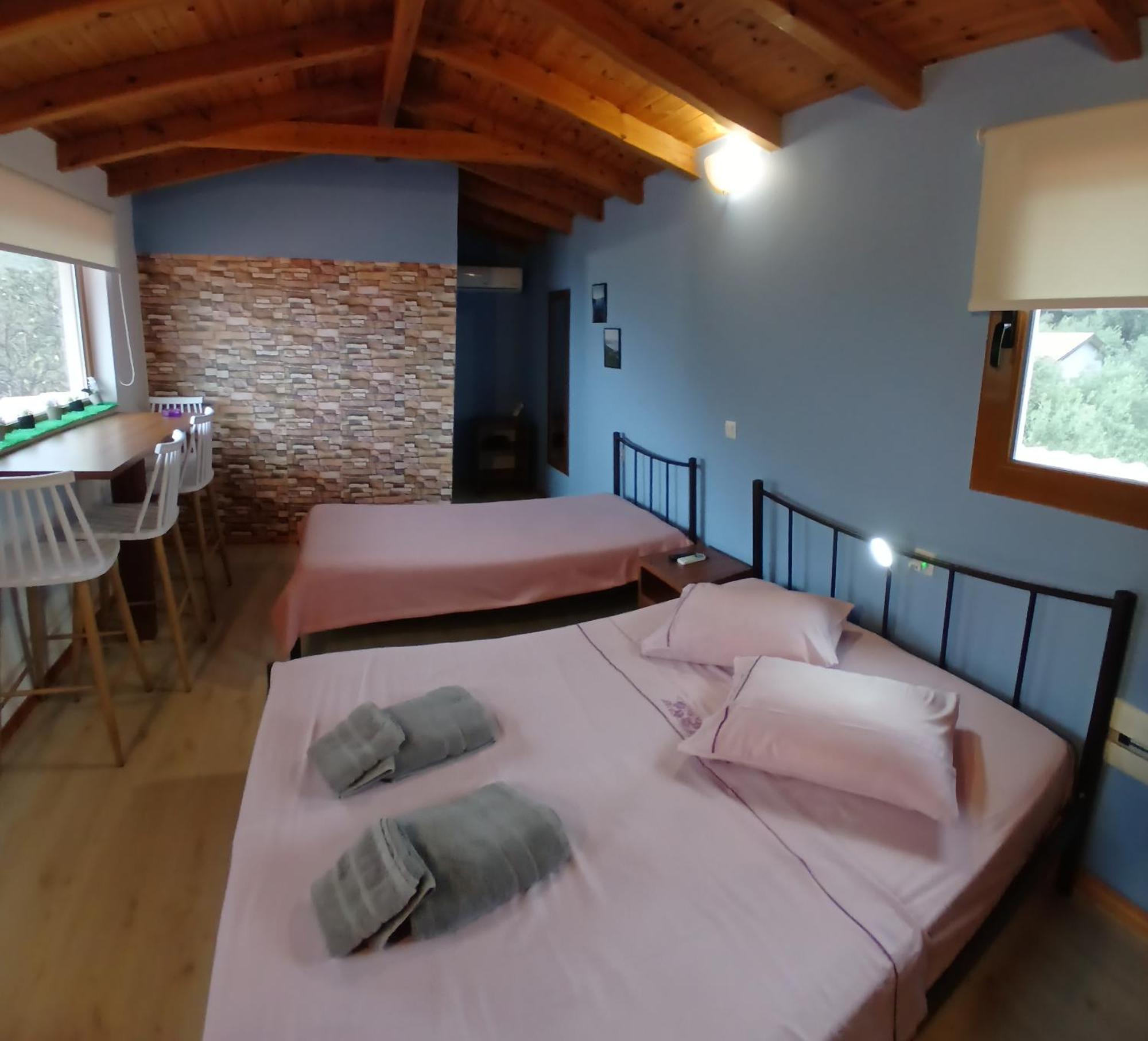 Tolis Rooms Himare Exterior photo