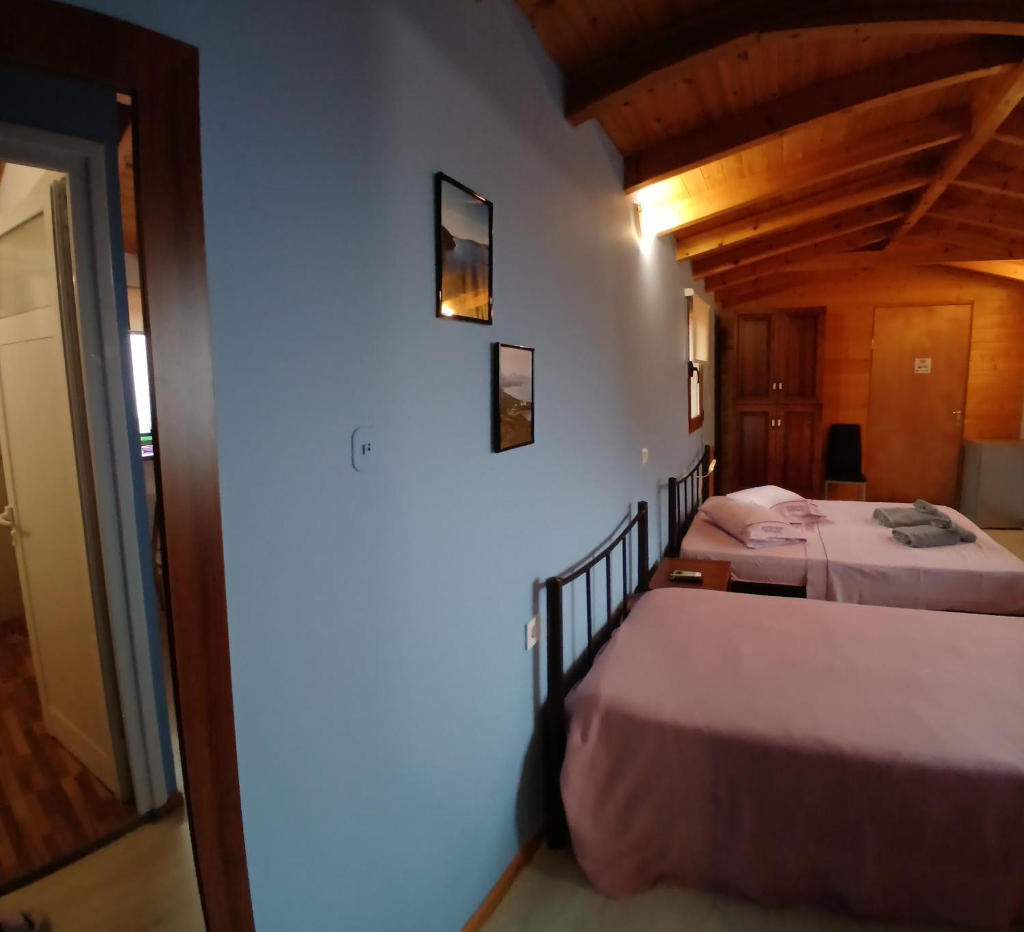 Tolis Rooms Himare Exterior photo