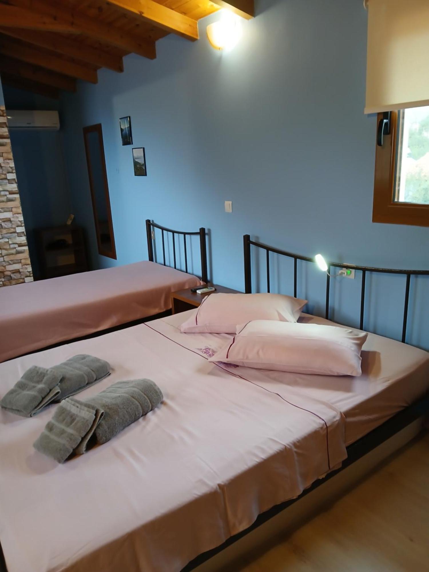 Tolis Rooms Himare Exterior photo