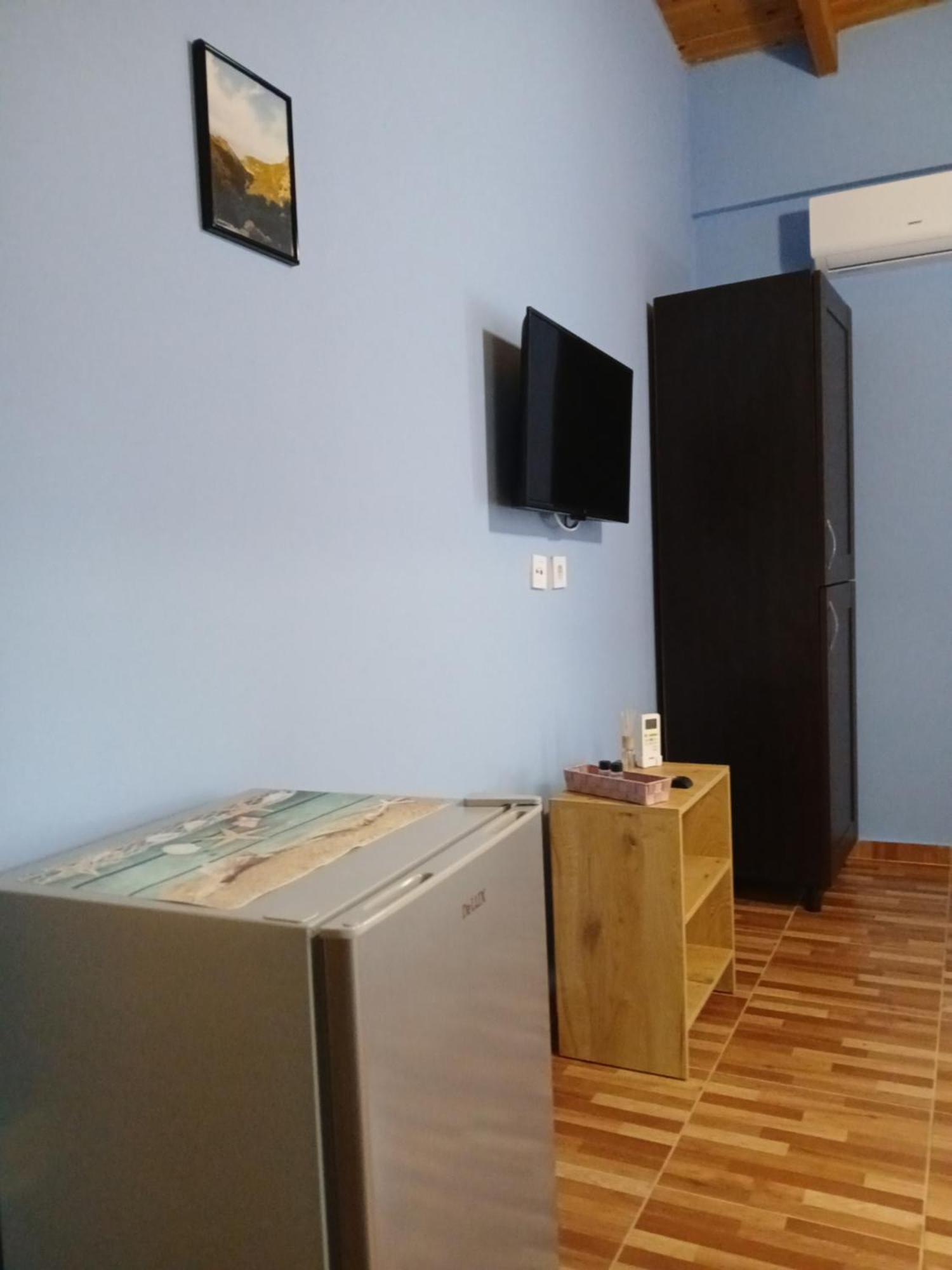 Tolis Rooms Himare Exterior photo