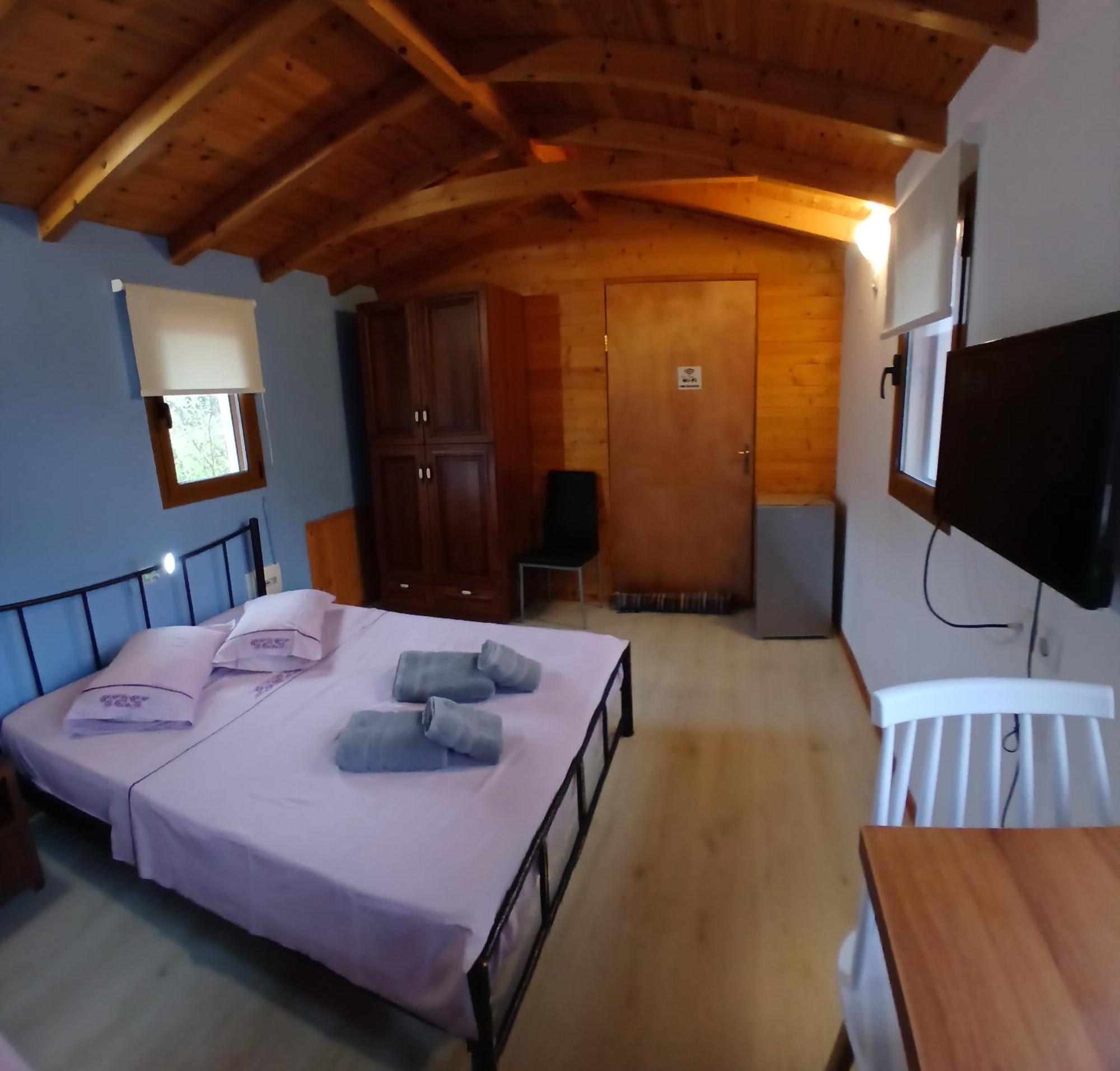 Tolis Rooms Himare Exterior photo