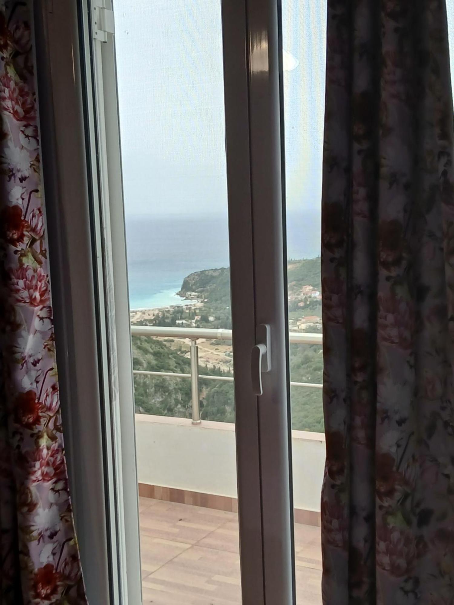 Tolis Rooms Himare Exterior photo