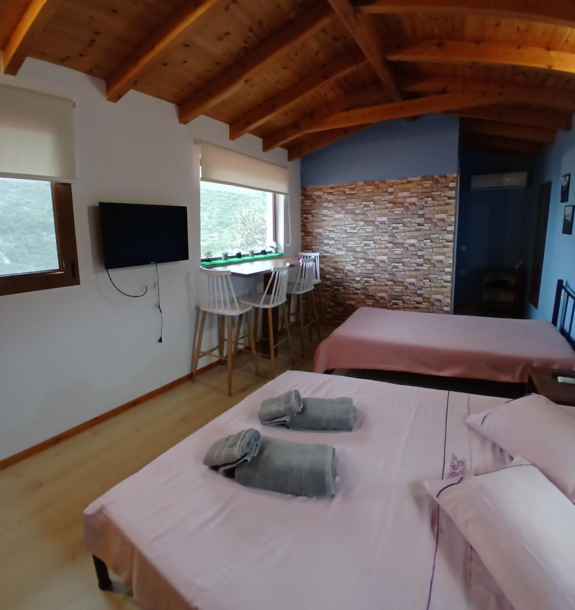 Tolis Rooms Himare Exterior photo