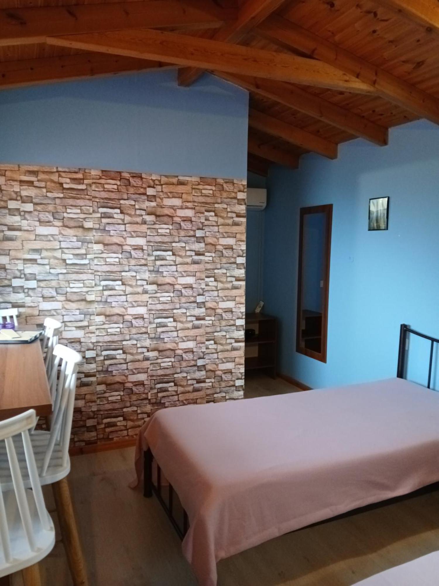 Tolis Rooms Himare Exterior photo